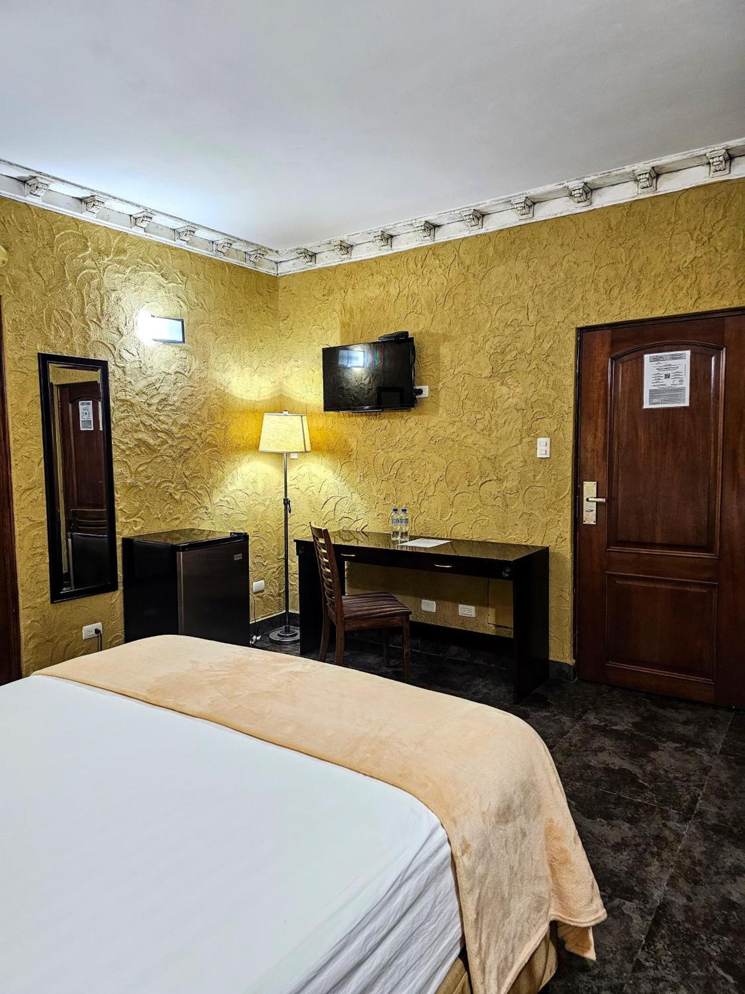 Antigua Inn Hotel Guatemala City ภายนอก รูปภาพ