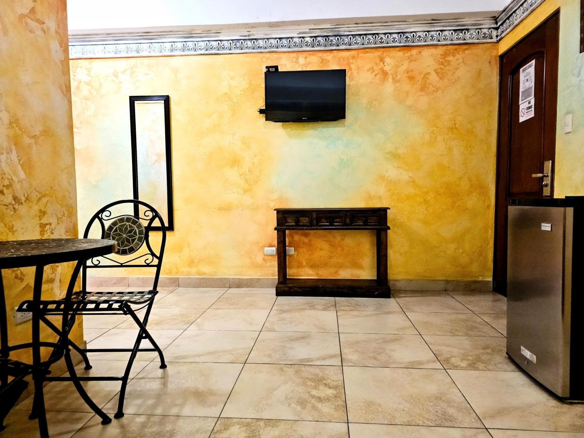 Antigua Inn Hotel Guatemala City ภายนอก รูปภาพ