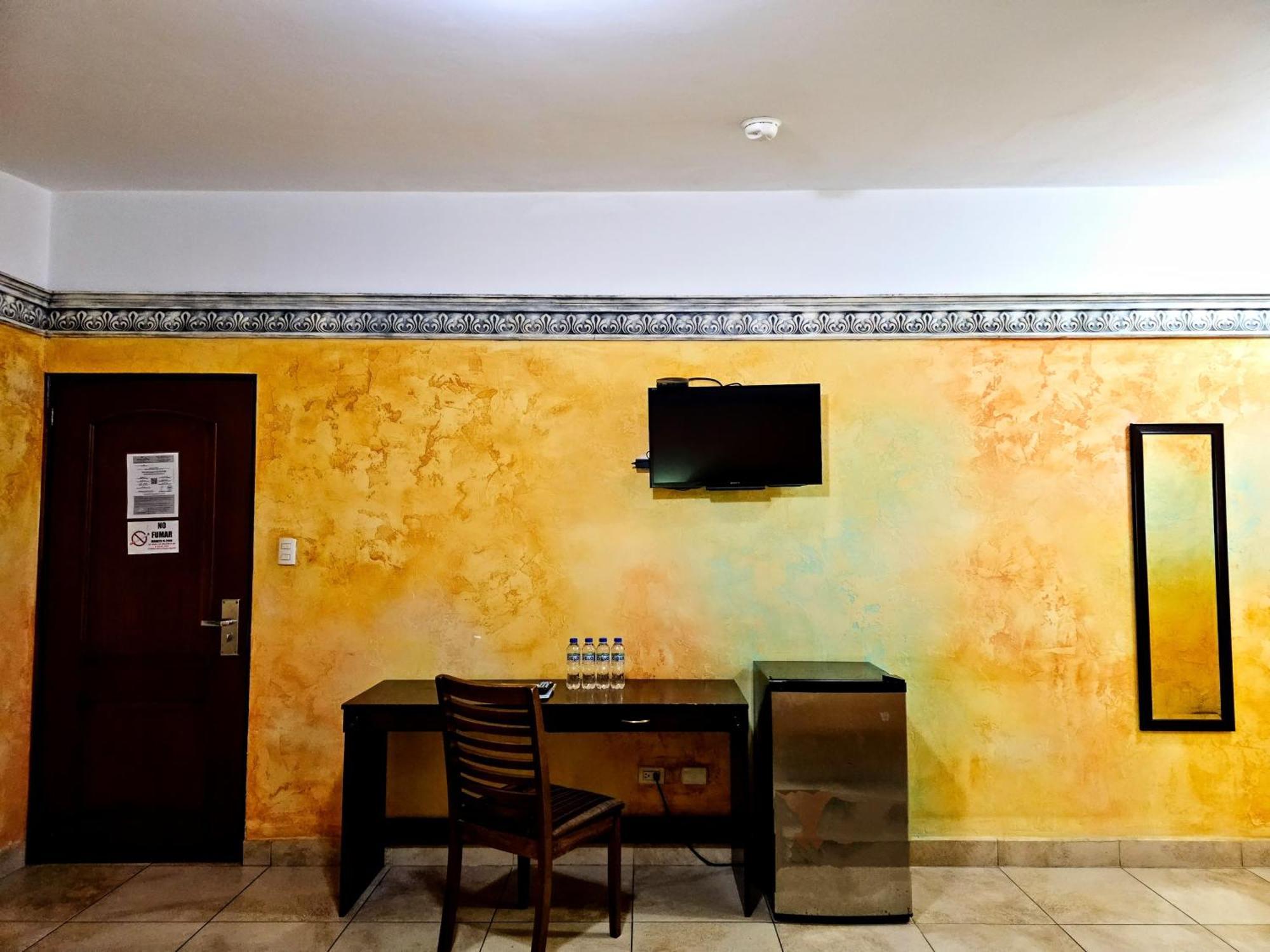 Antigua Inn Hotel Guatemala City ภายนอก รูปภาพ