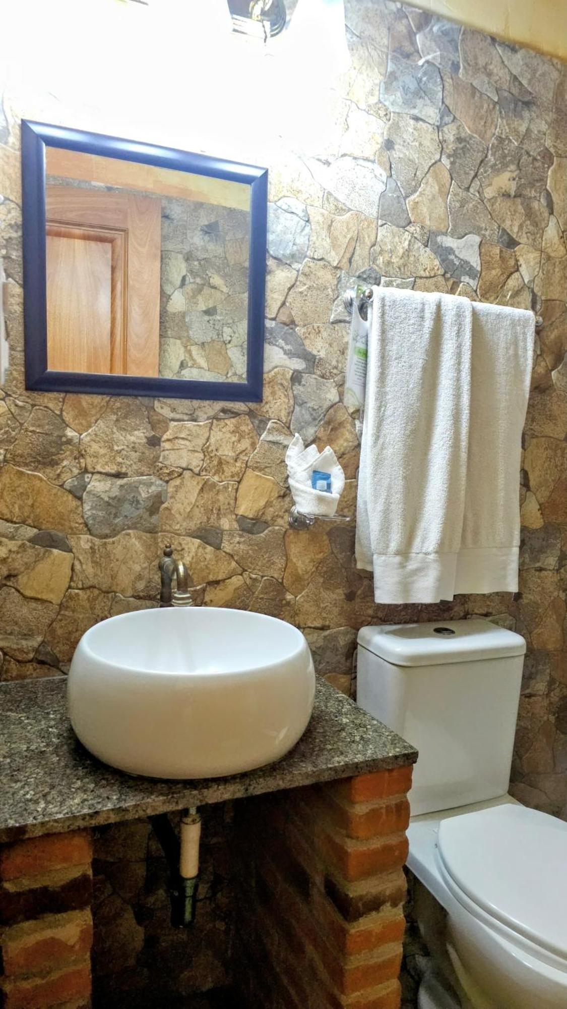 Antigua Inn Hotel Guatemala City ภายนอก รูปภาพ